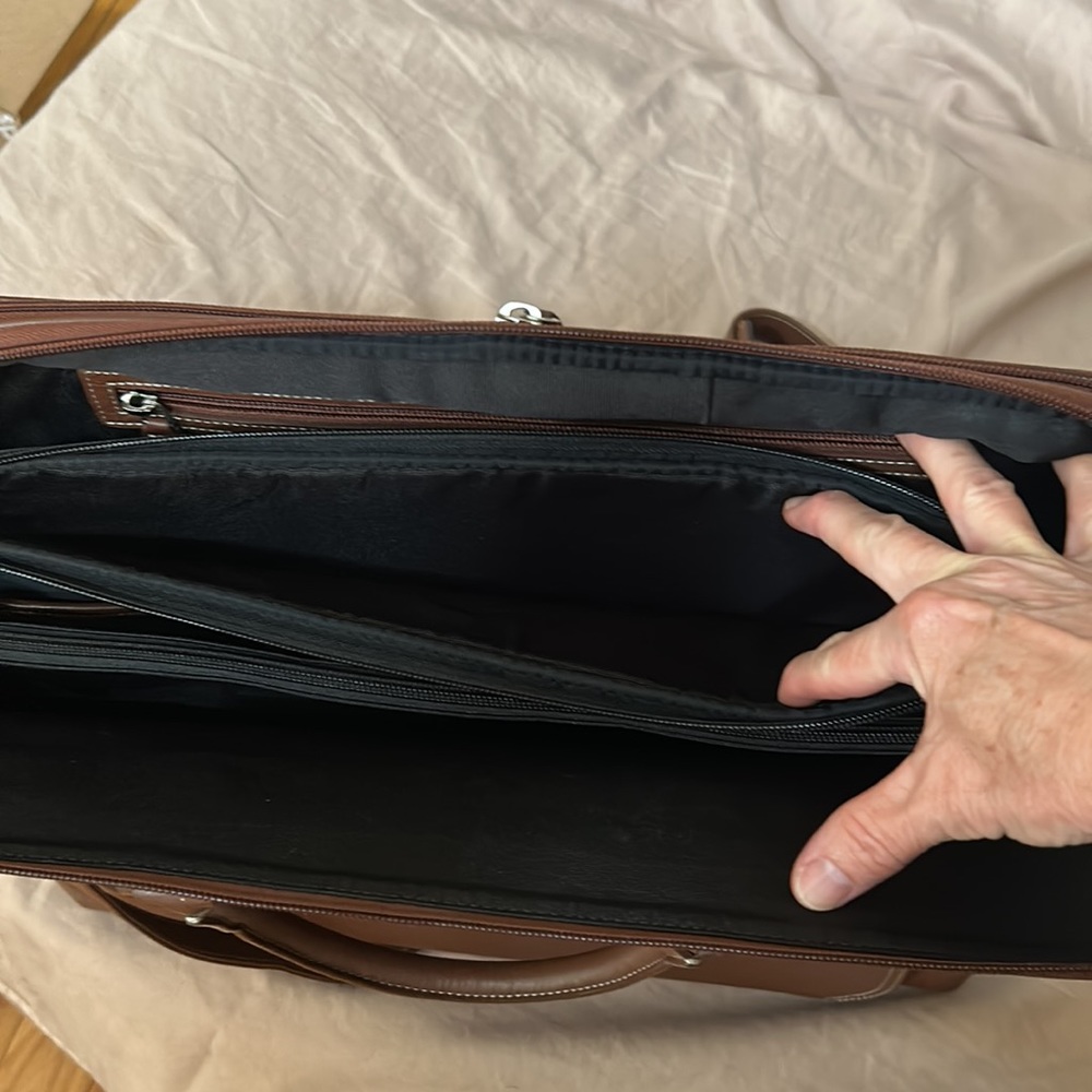Levenger expandable walnut leather briefcase - Picture 5 of 7